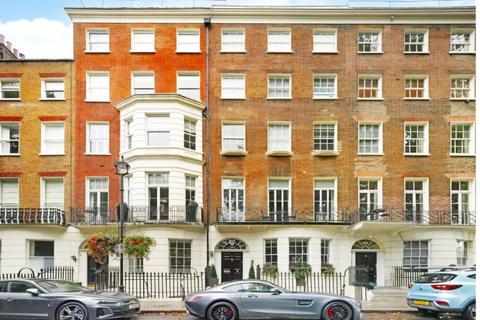 Studio to rent, Montagu Square, Marylebone, London, W1H