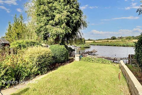 3 bedroom end of terrace house for sale, Warrington Road, Northwich