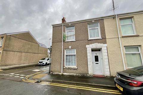 3 bedroom end of terrace house for sale, Swansea Road, Llanelli