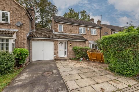 3 bedroom link detached house to rent, St Helens Way, Leeds LS16