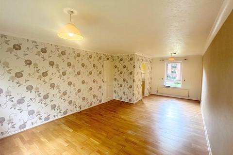 2 bedroom flat for sale, Bowlas Avenue, Four Oaks, Sutton Coldfield