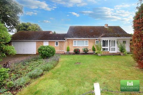 3 bedroom detached bungalow for sale, Hill Wootton Road, Leek Wootton, Warwick