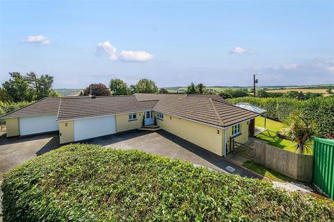 4 bedroom detached house for sale, Eastacombe, Barnstaple