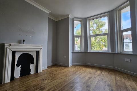 2 bedroom apartment to rent, Melrose Avenue, London