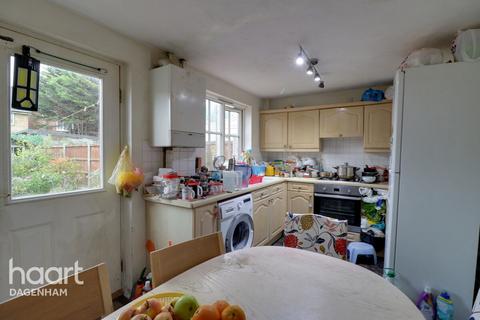 23 Stocker Gardens, Dagenham, RM9 4HL