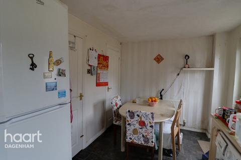 23 Stocker Gardens, Dagenham, RM9 4HL