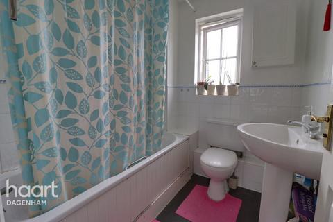 23 Stocker Gardens, Dagenham, RM9 4HL