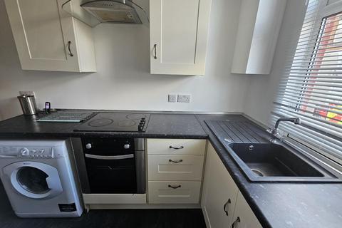 1 bedroom house to rent, Aviary Mount, Leeds