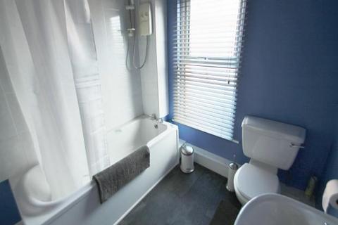 1 bedroom house to rent, Aviary Mount, Leeds