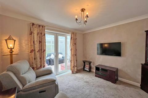 3 bedroom end of terrace house for sale, Acacia Crescent, Codsall, WV8