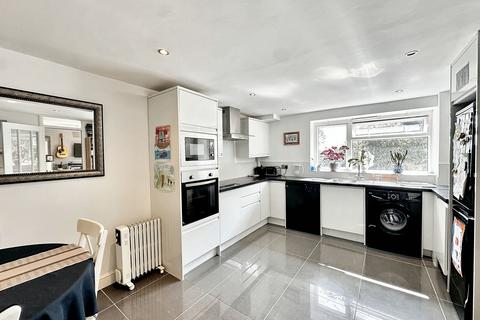 2 bedroom flat for sale, Harris Lane, Shenley, WD7