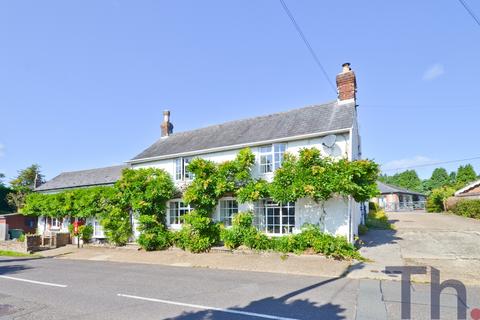 3 bedroom cottage for sale, High Street, Sandown PO36