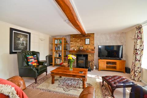 3 bedroom cottage for sale, High Street, Sandown PO36