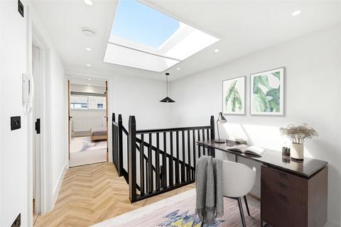 undefined, Queen Anne Mews, London, W1G