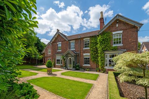 5 bedroom detached house for sale, Newton Hill, Newton Solney, Derbyshire