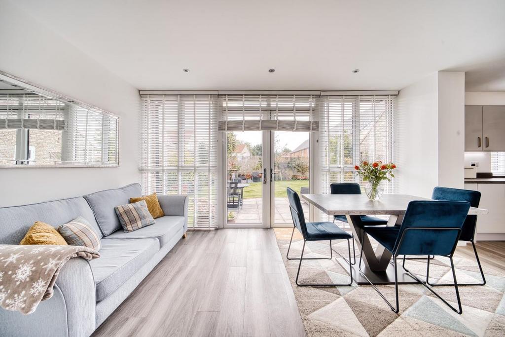 4 Warren View - Mark Templer - Photo CB 20.jpeg
