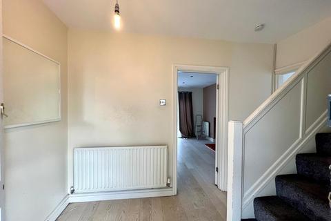 3 bedroom terraced house to rent, Chatsworth Road, Hayes UB4