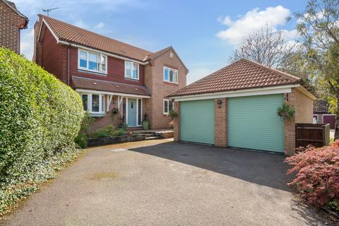 4 bedroom detached house for sale, Beechcroft Close, Hampshire GU30