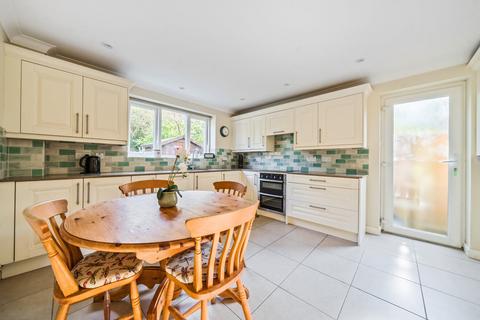 4 bedroom detached house for sale, Beechcroft Close, Hampshire GU30