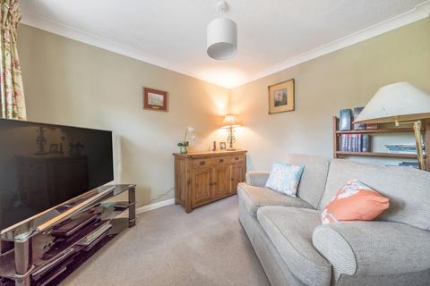 1 Beechcroft Close, Liphook, GU30 7XB
