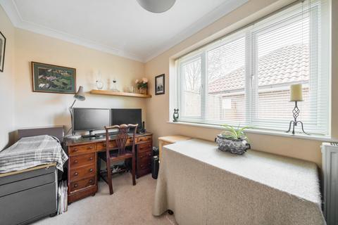 1 Beechcroft Close, Liphook, GU30 7XB