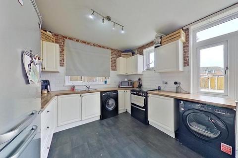 3 bedroom semi-detached house for sale, Cobblers Bridge Road, Herne Bay, CT6 8NR