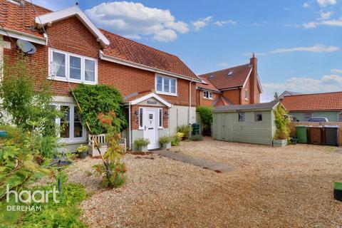 3 bedroom cottage for sale, Dereham Road, Garvestone