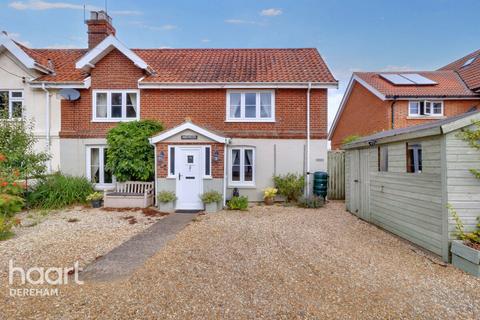 3 bedroom cottage for sale, Dereham Road, Garvestone