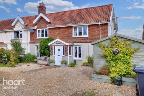 3 bedroom cottage for sale, Dereham Road, Garvestone