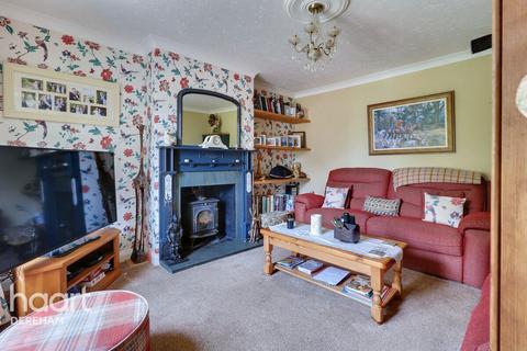 3 bedroom cottage for sale, Dereham Road, Garvestone