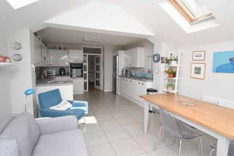 39 Pier Avenue, Whitstable, CT5 2HQ