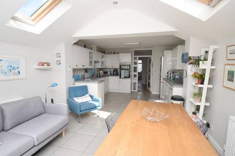 39 Pier Avenue, Whitstable, CT5 2HQ