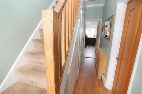 21 Mint Road, Wallington, SM6 0TY