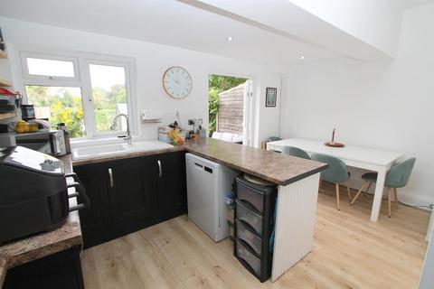 21 Mint Road, Wallington, SM6 0TY