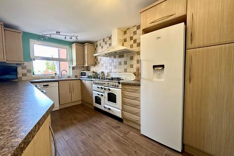 3 bedroom terraced house for sale, New Waverley Road, Basildon SS15