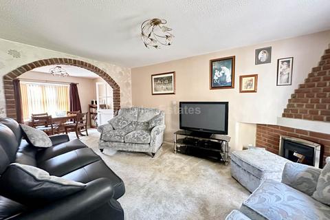 3 bedroom terraced house for sale, New Waverley Road, Basildon SS15