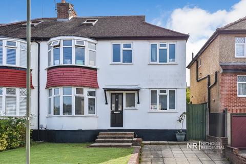 3 Warren Mead, Banstead, SM7 1LU