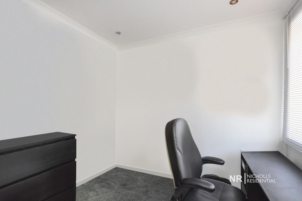 Bedroom 5/Study