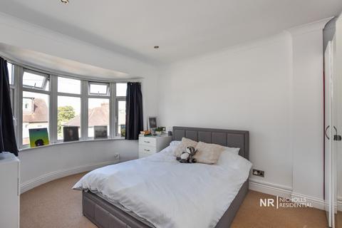 3 Warren Mead, Banstead, SM7 1LU