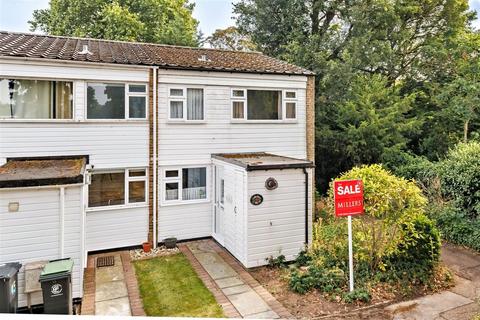 3 bedroom end of terrace house for sale, Highfield Green, Epping