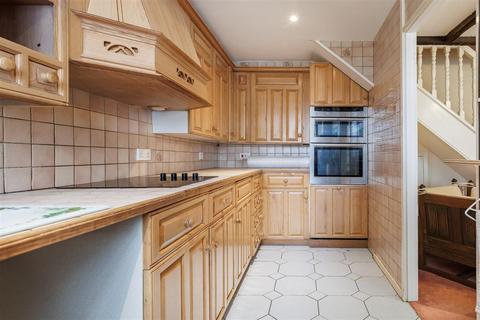 46 Highfield Green, Epping, CM16 5HD