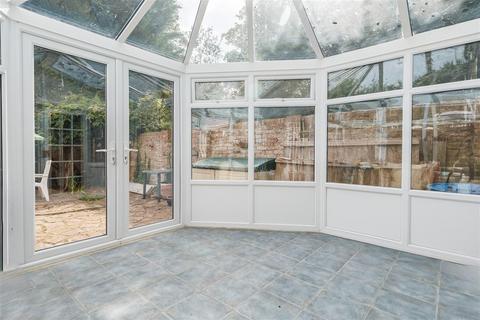 46 Highfield Green, Epping, CM16 5HD