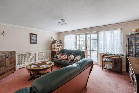 46 Highfield Green, Epping, CM16 5HD