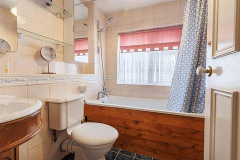 46 Highfield Green, Epping, CM16 5HD