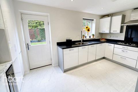 3 bedroom semi-detached house for sale, Onyx Crescent, Leicester