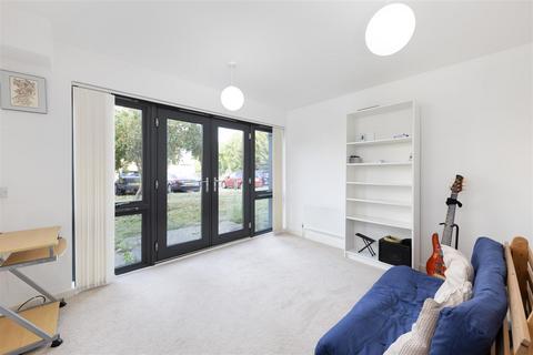 1 bedroom flat for sale, Tennison Road, London