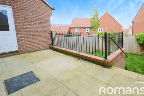 2 bedroom semi-detached house for sale, Benham Road, Basingstoke, Hampshire