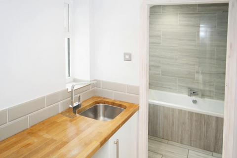 3 bedroom terraced house to rent, Poplar Terrace, Bristol BS15