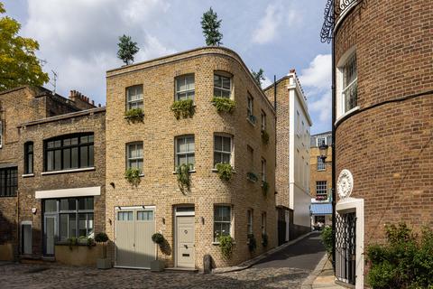 2 bedroom mews for sale, London SW1X