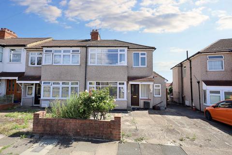 3 bedroom semi-detached house for sale, Havering Road, Romford RM1